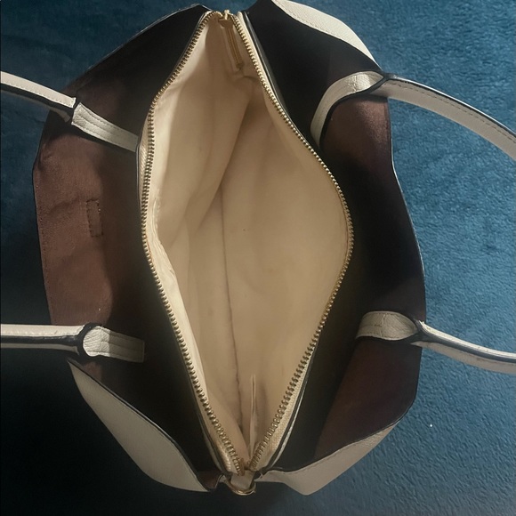 H&M tote in cream with gold clasp! - Picture 3 of 4